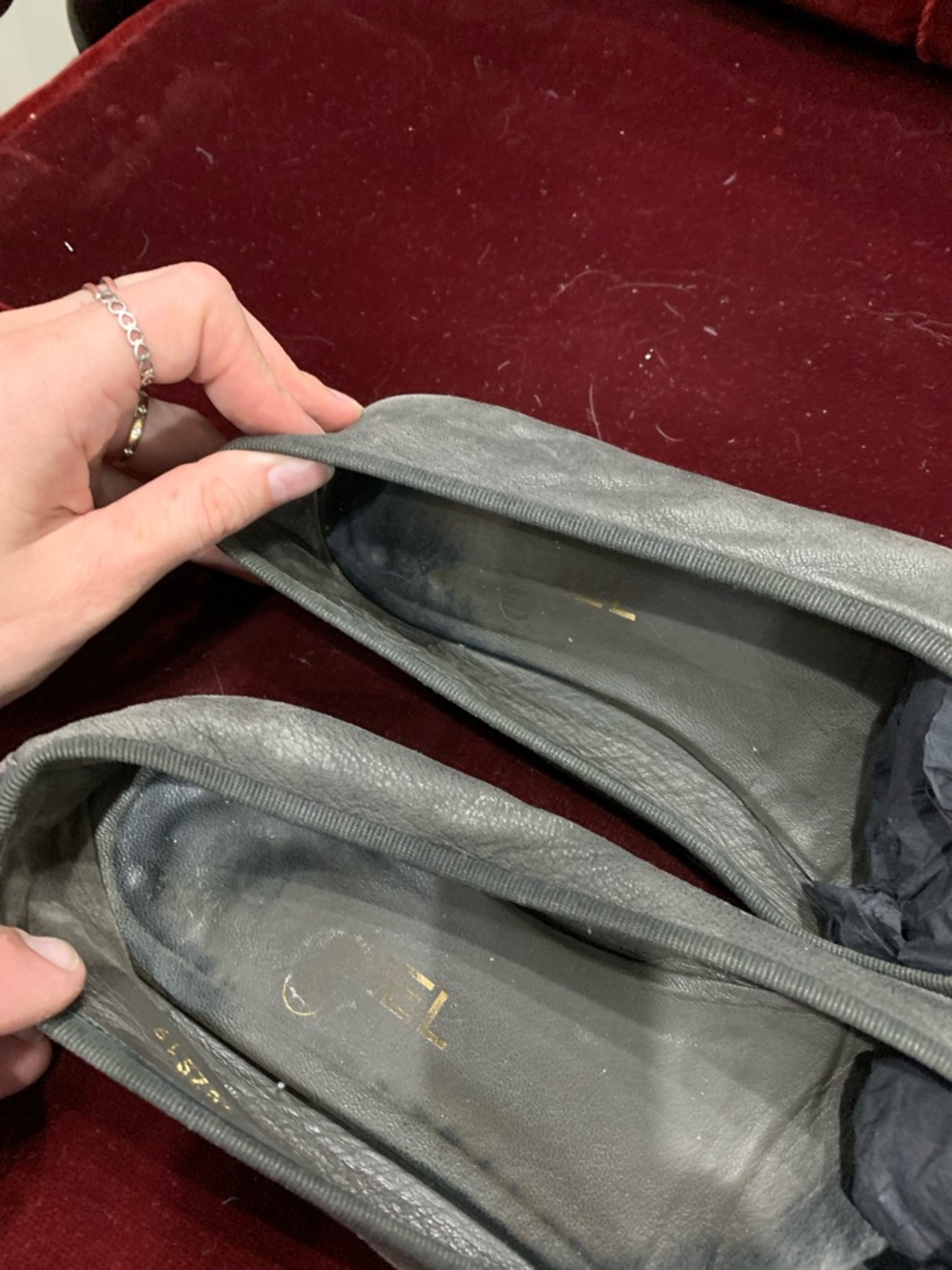 CHANEL Gray Suede CC Logo Bow Ballet Flats - Picture 8 of 9
